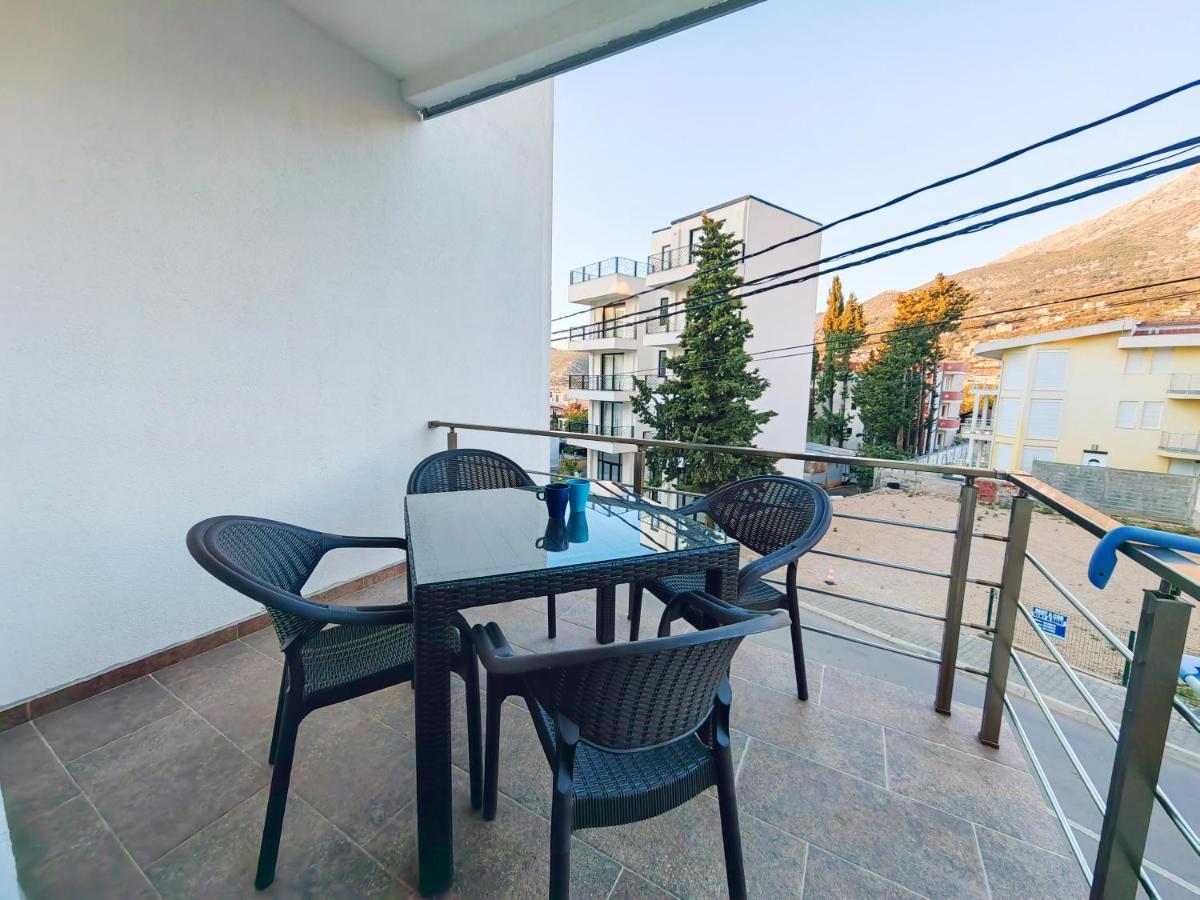 Mialex Apartments Dobra Voda Extérieur photo