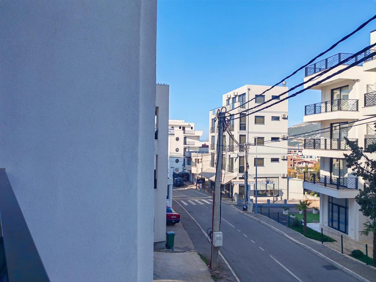 Mialex Apartments Dobra Voda Extérieur photo
