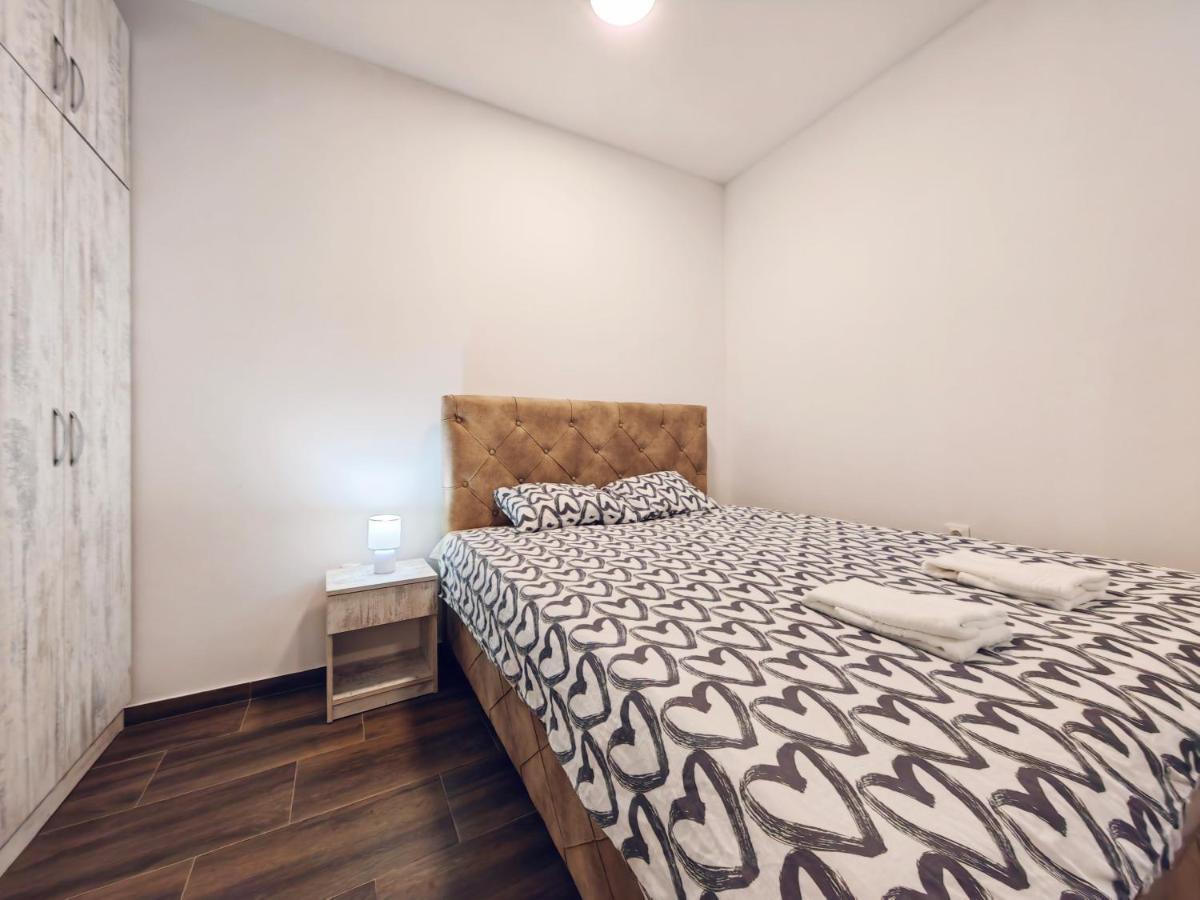Mialex Apartments Dobra Voda Extérieur photo