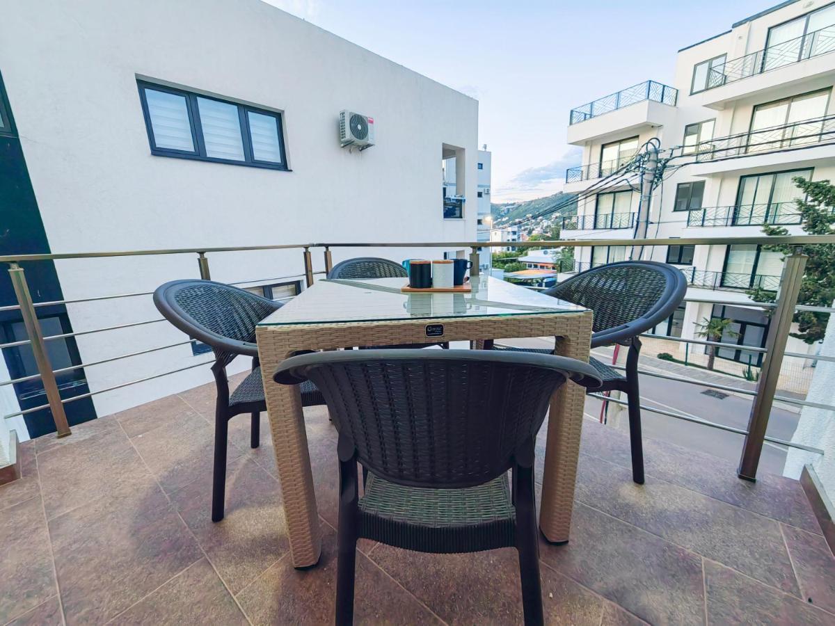 Mialex Apartments Dobra Voda Extérieur photo